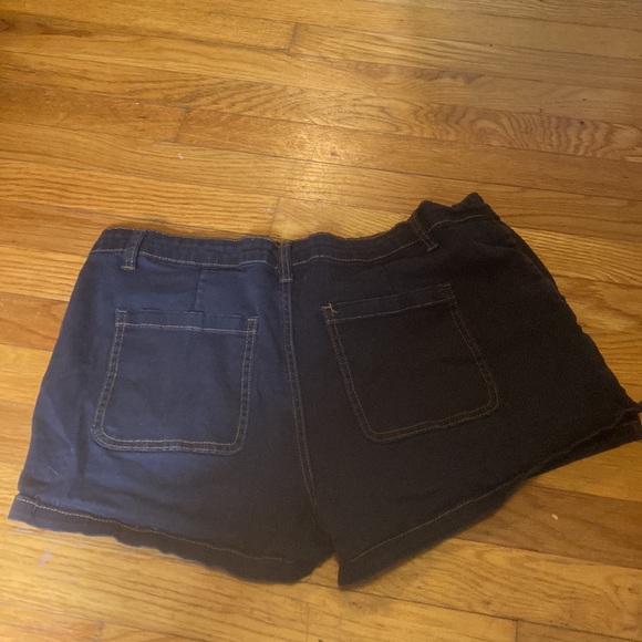 ModCloth Shorts - Picture 3 of 4